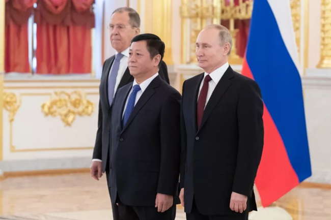 2020年2月5日，中国新任驻俄罗斯大使张汉晖在莫斯科克里姆林宫向普京总统递交国书。